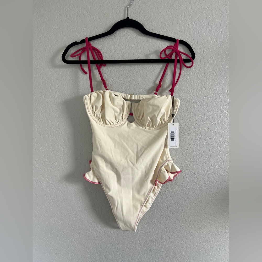 NWT Montce Cream Raspberry Binded Petal Ruffle One-Piece. Size M - Picture 9 of 15